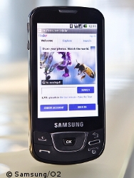 Zus&auml;tzliche Anwendungen wie z.B. Flickr kann man sich im Android Market herunterladen